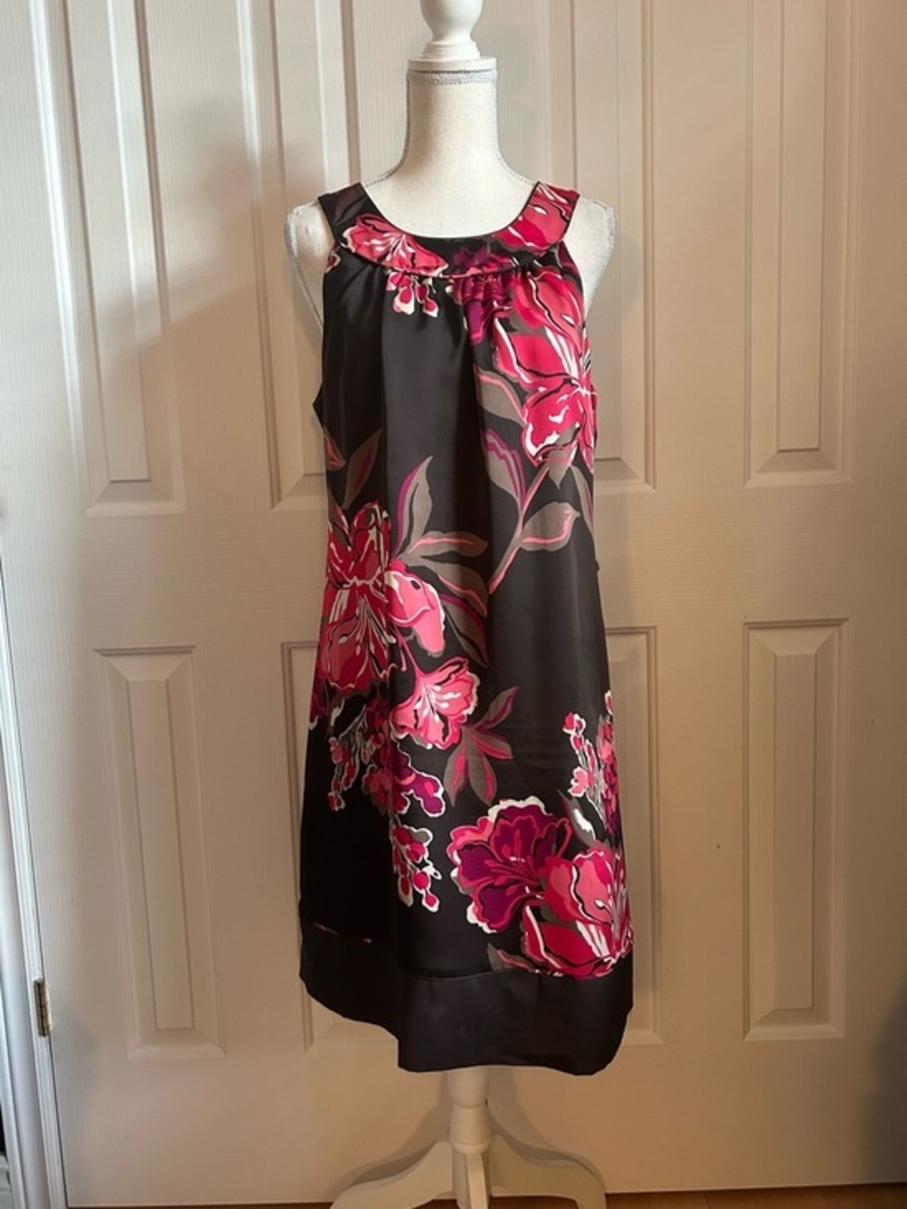 SPLENDID Sleeveless Midi Dress, Brown with Pink & Red Floral Print, Size Medium
